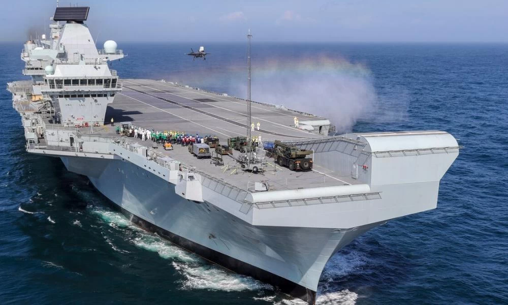 Στο λιμάνι του Πειραιά θα βρεθεί τον Ιούνιο το βρετανικό αεροπλανοφόρο «Queen Elizabeth»